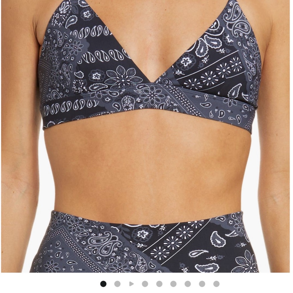 ALO Yoga Black and Gray Vapor Bandana Bra